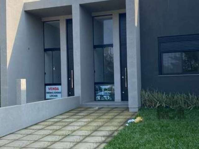 Casa geminada de 2d sendo 1 suíte, frente mar a 2 quadras do mar, com arquiterurea moderna, churrasqueira, páteo nos fundos, banheiro social , cozinha integrada com sala , vaga para 1 carro.&lt;BR&gt;