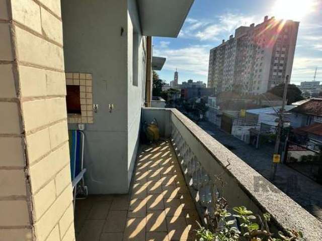 Excelente apartamento, living com sacada, dois quartos com sacada, copa cozinha, área de serviço, banheiro social e banheiro auxiliar. Proporcionando luz solar abundante em todas as áreas, sol norte. 