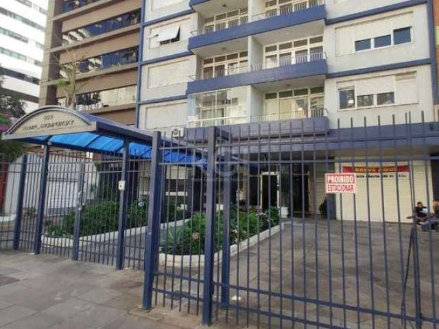 Ampla loja com aproximadamente 153,96m² privativos, com quatro lavabos e uma sala individual para administração. Possui entrada através das Rua Siqueira Campos e Av. Mauá. Localiza próximo ao Centro A