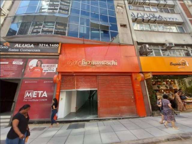 Excelente Loja Comercial, para alugar no bairro Centro, em Porto Alegre, com área total aproximada de 300 m², com 2 banheiros, 3 ar-condicionado, pia com balcão, piso de cerâmico, posição térreo, fren