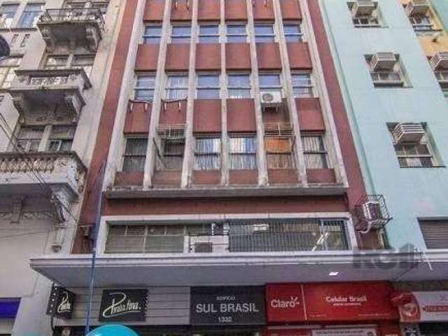 Conjunto comercial para locação no Centro de Porto Alegre, com aproximadamente 95 m², 4º andar, frente para a Rua dos Andradas com vista para região do Centro Histórico.&lt;BR&gt;Conjunto com amplas j