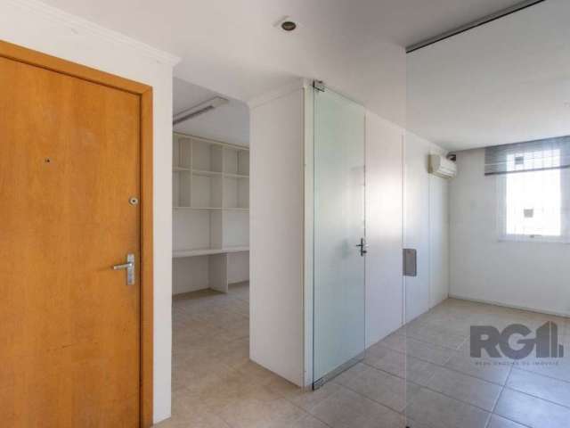 Sala comercial com um lavabo, na Cidade Baixa, em região que não foi alagada. &lt;BR&gt;Prédio com portaria e elevador.Ficam 2 splits e alguns móveis a combinar.&lt;BR&gt;&lt;BR&gt;Sem vaga de garagem