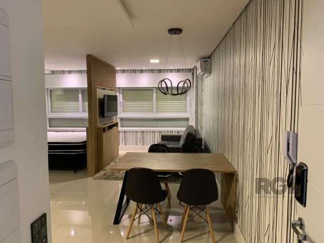 Apartamento Mobiliado e Planejado com Vista Deslumbrante Próximo à PUCRS&lt;BR&gt;&lt;BR&gt;Este apartamento recém-construído foi cuidadosamente planejado por uma arquiteta e uma engenheira para otimi