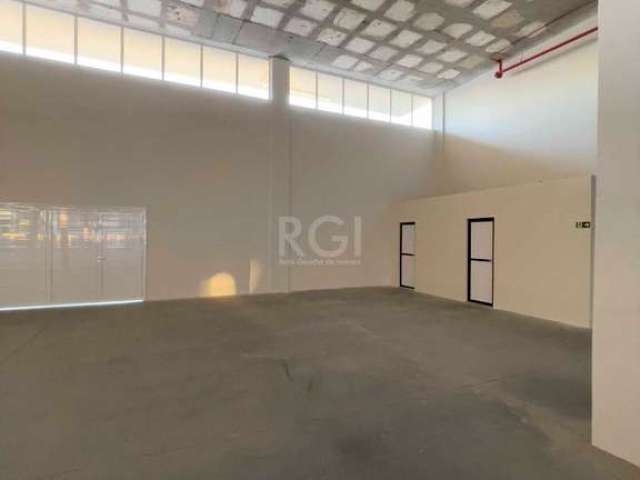 Loja comercial para locação com aproximadamente 890m².&lt;BR&gt;&lt;BR&gt;Localizada no bairro São João, próximo ao Aeroporto Internacional Salgado Filho e Av. Sertório.&lt;BR&gt;&lt;BR&gt;Agende sua 