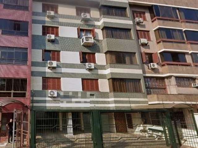 Ótimo apartamento no Cristo Redentor, fundos, desocupado, semi mobiliado, com 86m² privativos, de 2 dormitórios e vaga. Possui living amplo para 2 ambientes, 2 dormitórios sendo 1 suíte, banheiro soci