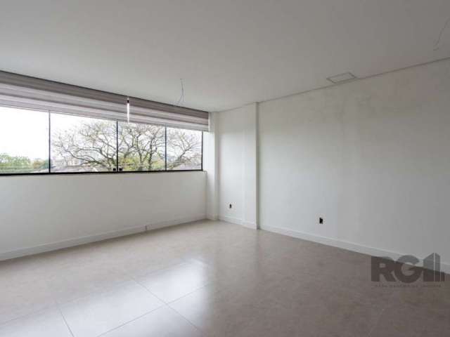 Esta sala comercial de 30 m² é ideal para o seu negócio! Conta com banheiro, piso em porcelanato e teto com acabamento em gesso. Situada em uma localização privilegiada, a apenas 100 metros da Rua Cam