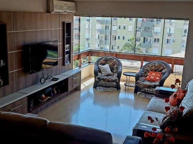 LINDO APARTAMENTO DE 3 DORMITÓRIOS NO JARDIM LINDOIA - Imóvel com  135 m2 privativos,, ampla sala de estar/ jantar integradas com sacada e área de churrasqueira. Cozinha com móveis planejados e área d