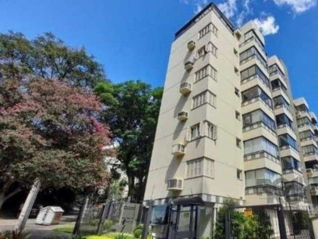 Apartamento de 1 dormitório amplo, living em 2 ambientes, sacada com churrasqueira, vista perene, cozinha americana, banho social, área de serviço, 1 vaga de garagem coberta e escriturada, 1 elevador,