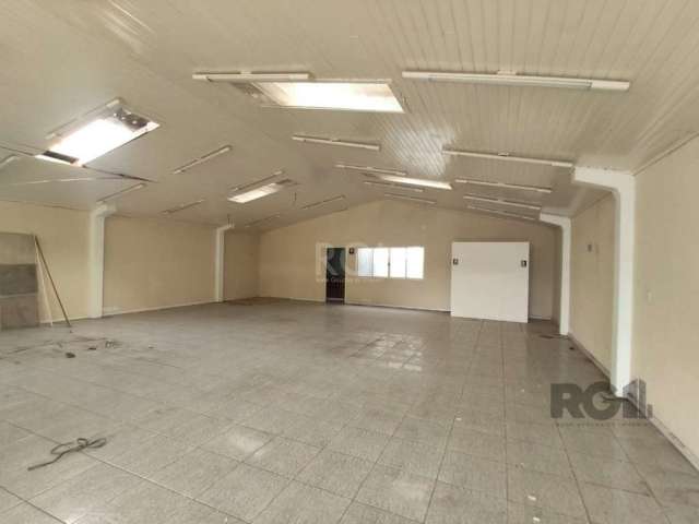 Alugue esta excelente sobreloja com aproximadamente 200 m², ideal para diversos tipos de negócios. O espaço conta com 3 banheiros e fica situado em uma região estratégica, próximo a todas as comodidad