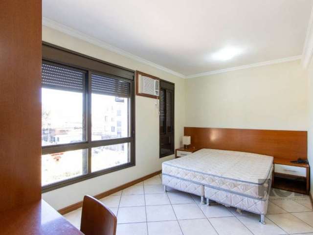 Lindo apartamento mobiliado de 1 dormitório, com living espaçoso, cozinha integrada e banheiro.&lt;BR&gt;&lt;BR&gt;Localização excelente, próximo a todas as conveniências. Ideal para quem busca pratic