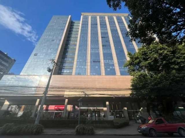 Ponto Comercial e 1 banheiro para Alugar, 268m² por R$ 28.000/Mês&lt;BR&gt;&lt;BR&gt;Loja comercial com 268m², está situada em uma localização privilegiada na avenida Praia de Belas, Anexada ao renoma