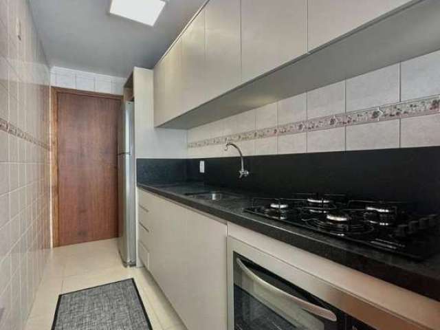 Este apartamento de 2 dormitórios, sendo 1 suíte, está situado no bairro Zona Nova, em uma localização privilegiada. Totalmente mobiliado e decorado, o imóvel oferece um ambiente moderno e aconchegant