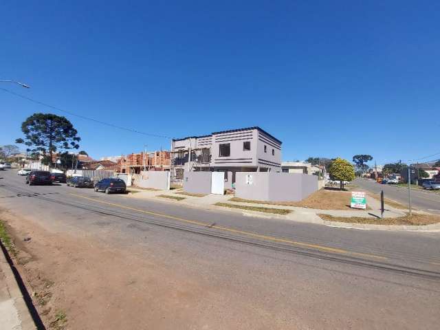 Sobrado de frente para rua em santa felicidade