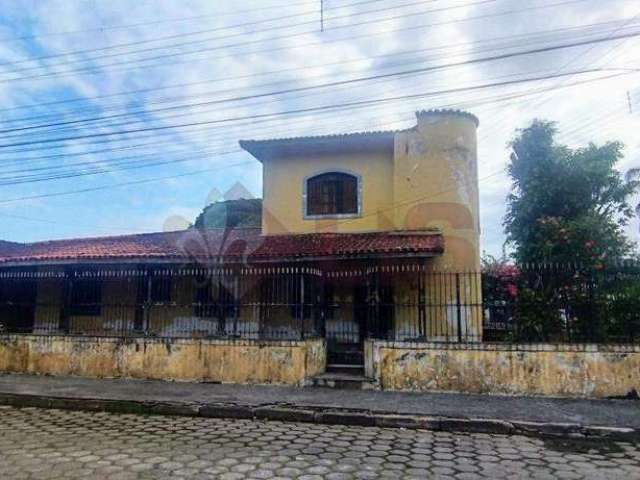 Casa de Esquina à Venda no Bairro Sumaré - Caraguatatuba