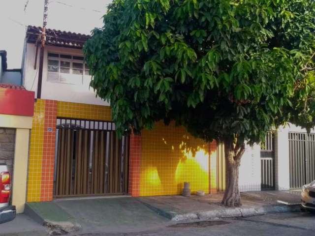 Casa à venda, 6 quartos, 2 suítes, 2 vagas, Treze de Julho - Aracaju/SE