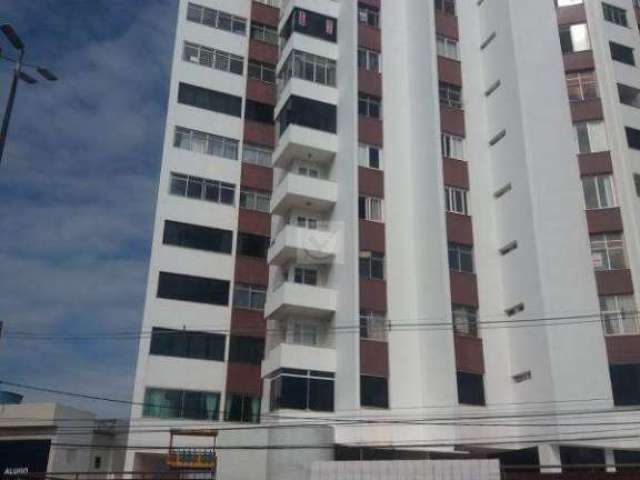 Apartamento no Edifício Iate, no bairro Treze de Julho.