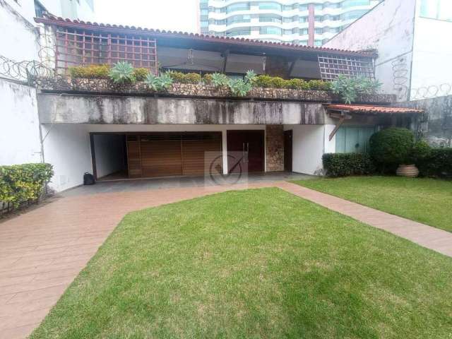 Oportunidade Única na Antiga Beira Mar: Casa Ampla e Sofisticada para Morar ou Empreender!