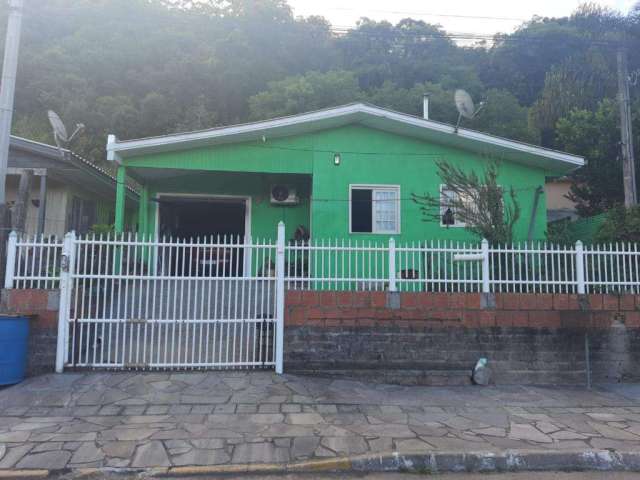 Casa 03 Dorm. à venda no Bairro Várzea Grande com 120 m² de área privativa - 1 vaga de garagem