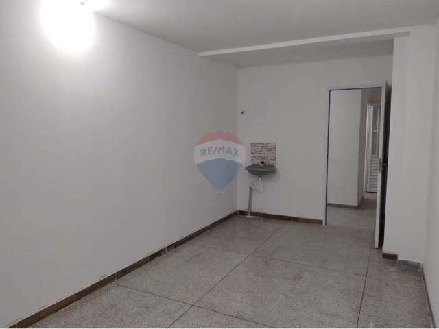 Aluga-se Sala Comercial com 16 m² - Localizado no Bairro Rodrigo Barreto - Arujá/SP