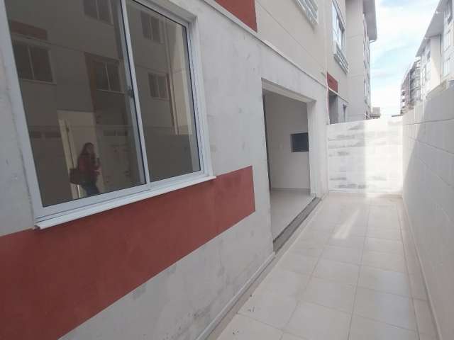 Apartamento com churrasqueira Santa Candida condomínio clube