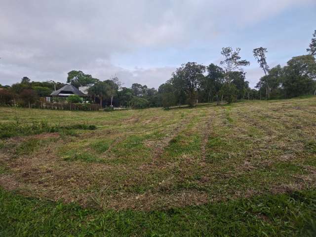 Belíssimo terreno em condomínio fechado com 2.900 m²