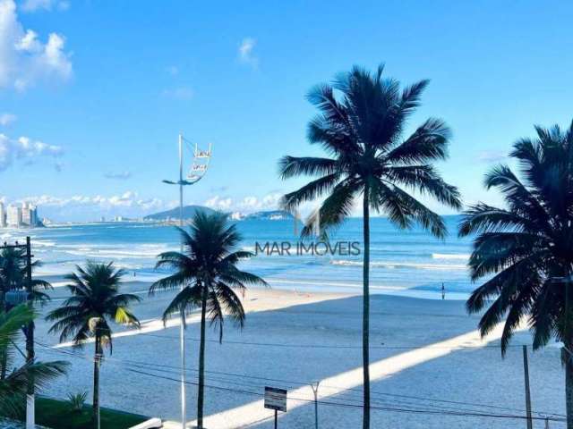 Apartamento à venda no Guarujá, na praia das Astúrias, frente total para o mar, 2 vagas de garagem e lazer.