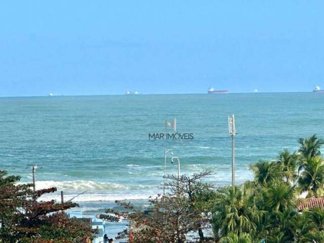 Cobertura com vista parcial para o mar á venda na enseada!