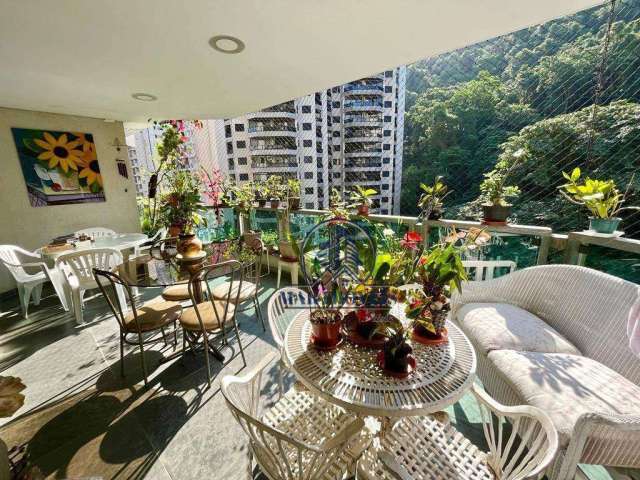 Apartamento à venda no Guarujá, na praia das Pitangueiras,  200 metros de área útil, Varanda, 02 vagas de garagem e lazer.