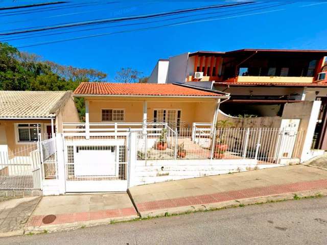 Casa com 4 quartos no bairro Estreito