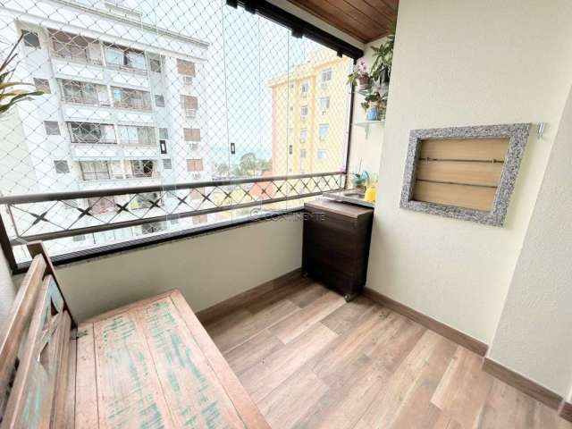 Apartamento com 3 dormitórios em Coqueiros..