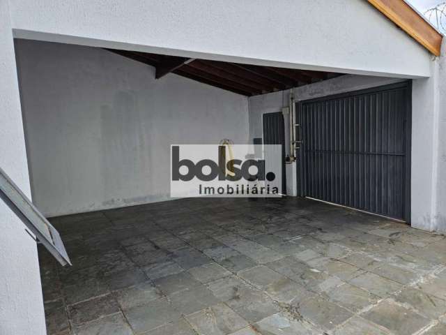 Casa de esquina com excelente localização de pontos comerciais no Mary Dota R$ 320.000,00