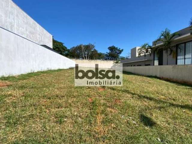 Terreno para venda com 620 m² em Jardim Shangri-Lá, Bauru - SP