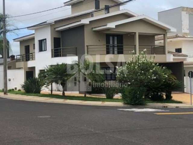 Excelente  residencia ampla, com 3 suites total segurança , localização excelente