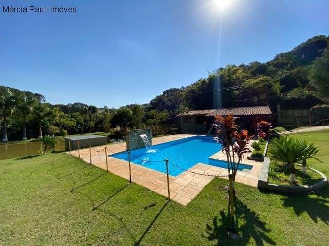 Terreno com 2000 metros, lago e piscina bairro rio acima/ jundiaí-sp