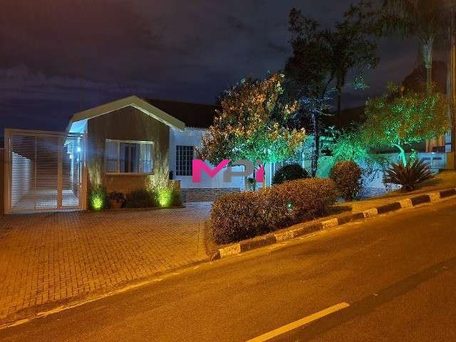 CASA TÉRREA A VENDA NO CONDOMÍNIO RESIDENCIAL DOS LAGOS - JARDIM PRIMAVERA - JUNDIAÍ/SP. 324 metros.