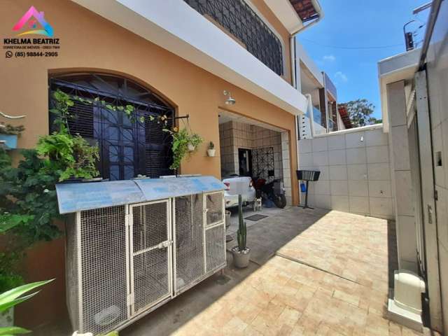 Vendo duplex com 2 suítes, ampla varanda, corredor lateral, quintal, próx. à Couro Fino