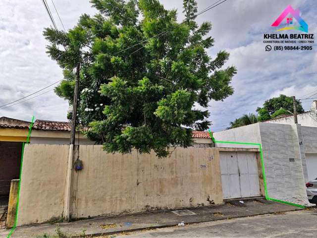 Casa plana com varanda , 2 quartos e quintal, no Álvaro Weyne