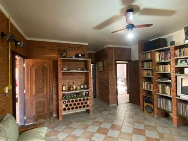 Casa com 3 dormitórios à venda, 238 m² por R$ 750.000,00 - Parque Senhor do Bonfim - Taubaté/SP