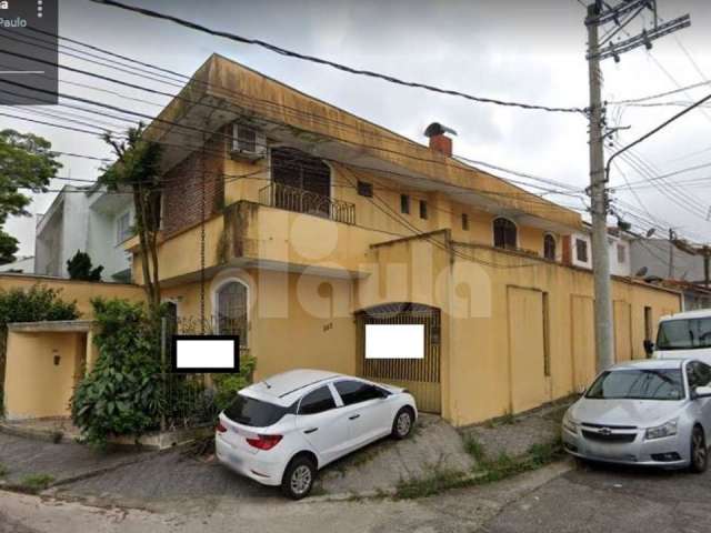 Nova Petropolis SBC, Sobrado Grande, Arejado, com ambientes amplos, com 03 dorms suite c/ closet, 03 salas, dispensa, lavanderia, garagem para 03 vaga