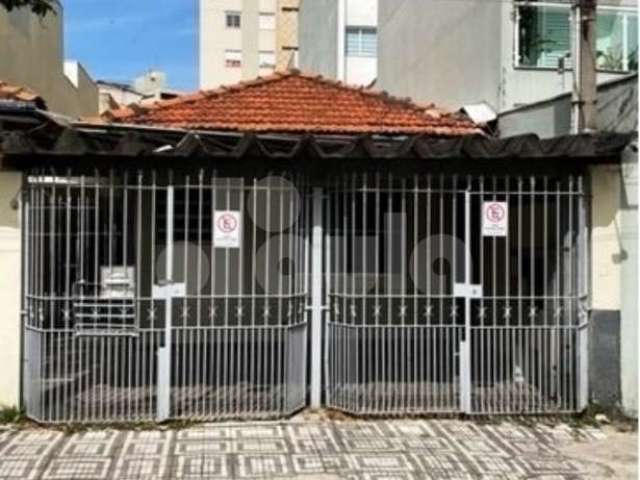 Casa Branca, Terreno Muito Bom com 450m2 (10x45), local com casa antiga e edícula nos fundos, ótima localização a poucos metros do Centro de SA