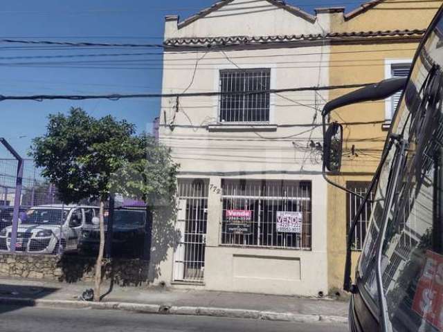 Sobrado Comercial à Venda no Centro de São Caetano do Sul-SP: 6 Salas, 3 Banheiros, 142m² de Área