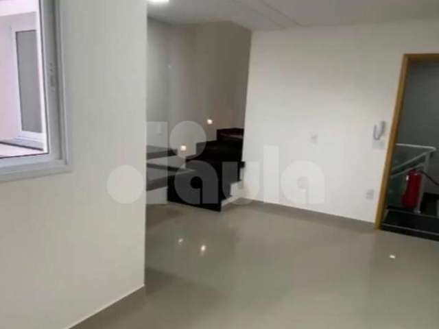 Utinga, Cobertura com 140mts (70m2+ 70m2), 03 dorms sendo 01 suíte, sala, cozinha, elevador, garagem para 02 carros, acabamento de primeira qualidade