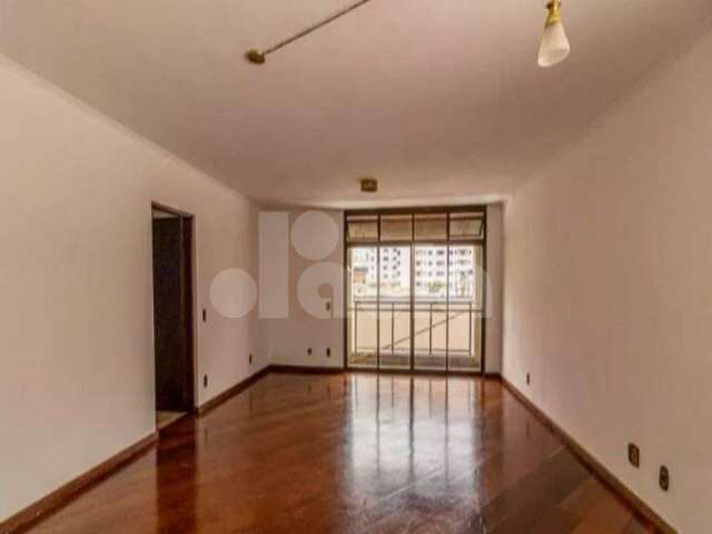 Bairro Santa Paula, Apartamento com 190m2. 4 dormitórios, sendo 3 suítes, total de 5 banheiros e 2 vagas de garagem