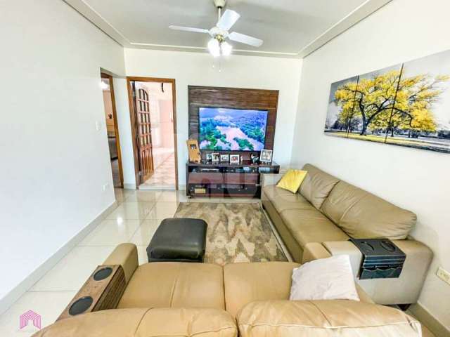 Vila Palmares. Casa térrea, 198m2. Toda reformada, amplas dependências.Aceita permuta por apartamento 3 dormitórios,varanda gourmet em São Caetano sul