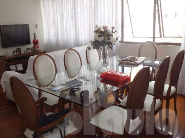 Vila Bastos. Apartamento com 140m2. 3 dormitórios, 2 vagas.Estuda casa na região ou imediações.