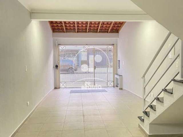 Sobrado de 86,00 m² à venda Santo André, com 2 quartos, sala, 2 banheiros, e 3 vagas de garagem. Aproveite!