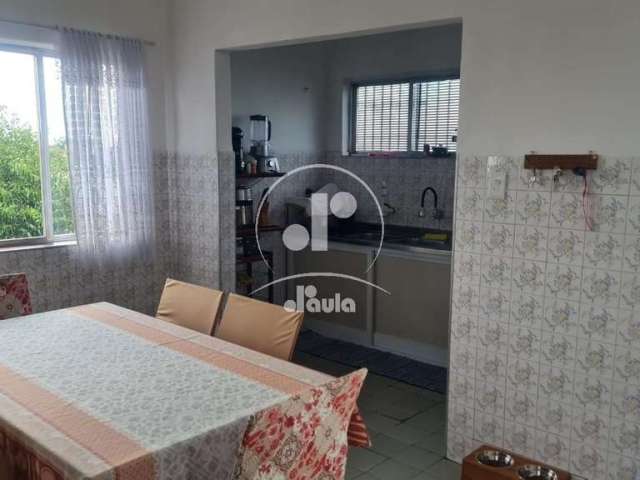 Sobrado de 320m² à venda em Santo André!! 2 quartos, sala, banheiro, e 4 vagas de garagem. Imperdível!