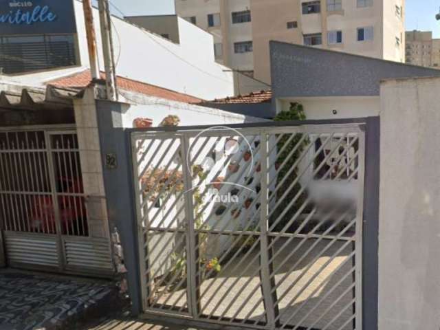 Imperdível! Casa à venda em São Bernardo do Campo-SP no bairro Assunção com 3 quartos, 1 sala, 2 banheiros, 2 vagas de garagem e 125,07 m² de área.