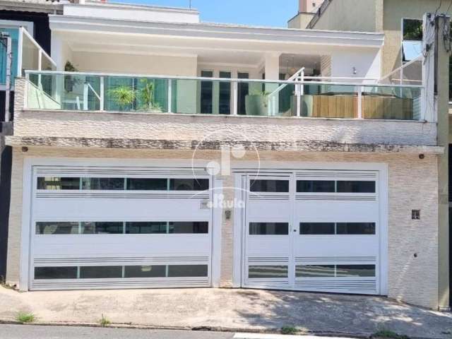 Sobrado de Luxo na Vila Assunção: 3 Quartos, 2 Suítes, 3 Salas, 5 Banheiros, 3 Vagas - 210,00 m² - Santo André-SP