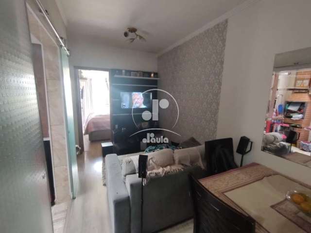 Apartamento rico em armários com 2 dormitórios, quintal com churrasqueira. Vaga